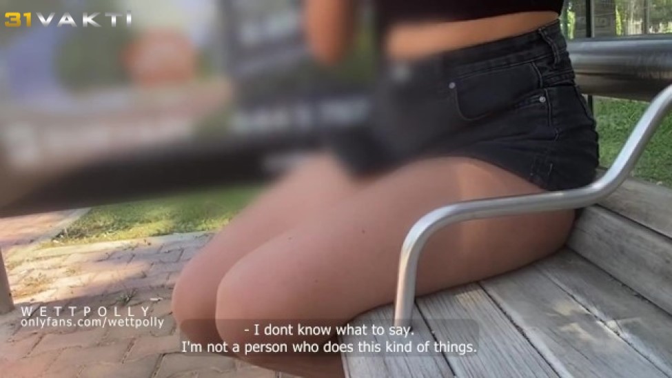 Otobüs Durağındaki Azgın Türk Kızı